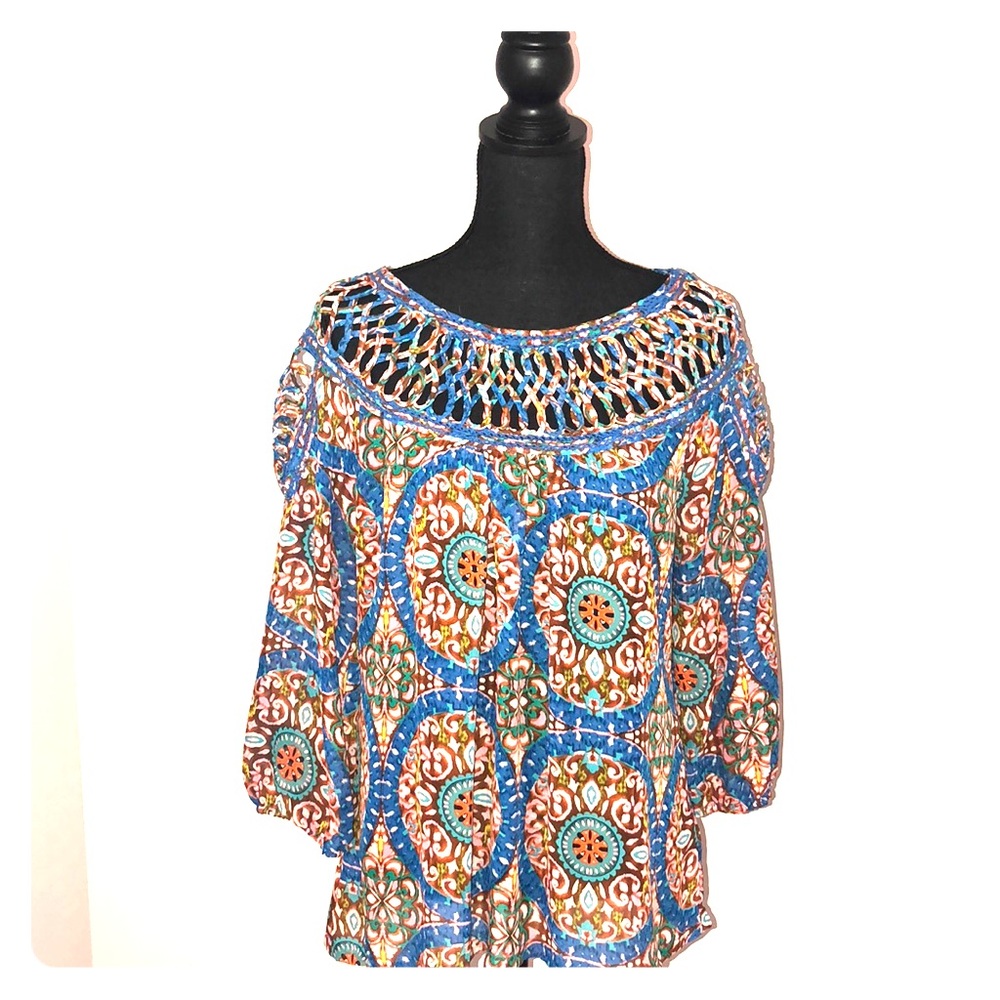 Like new, Umgee blue print blouse